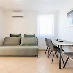 Apartman Sidro *