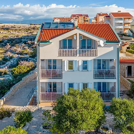 Apartment Sidro *